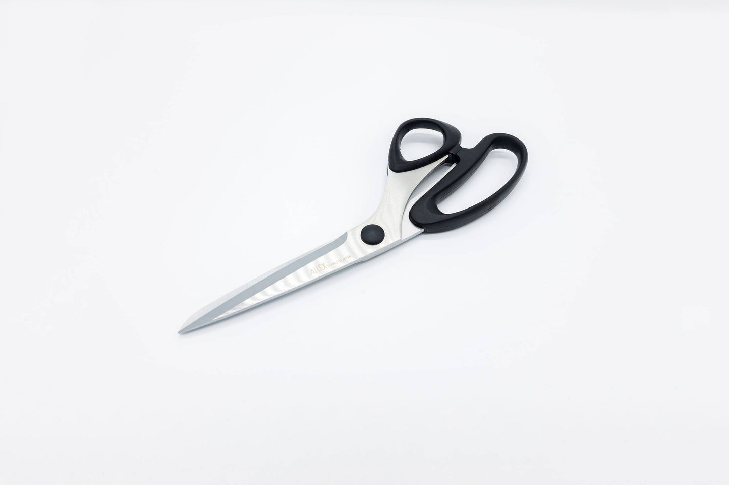 Standard 8” Dressmaker Scissors – Featuring Knife-Grade Stainless Steel for Superior Sharpness