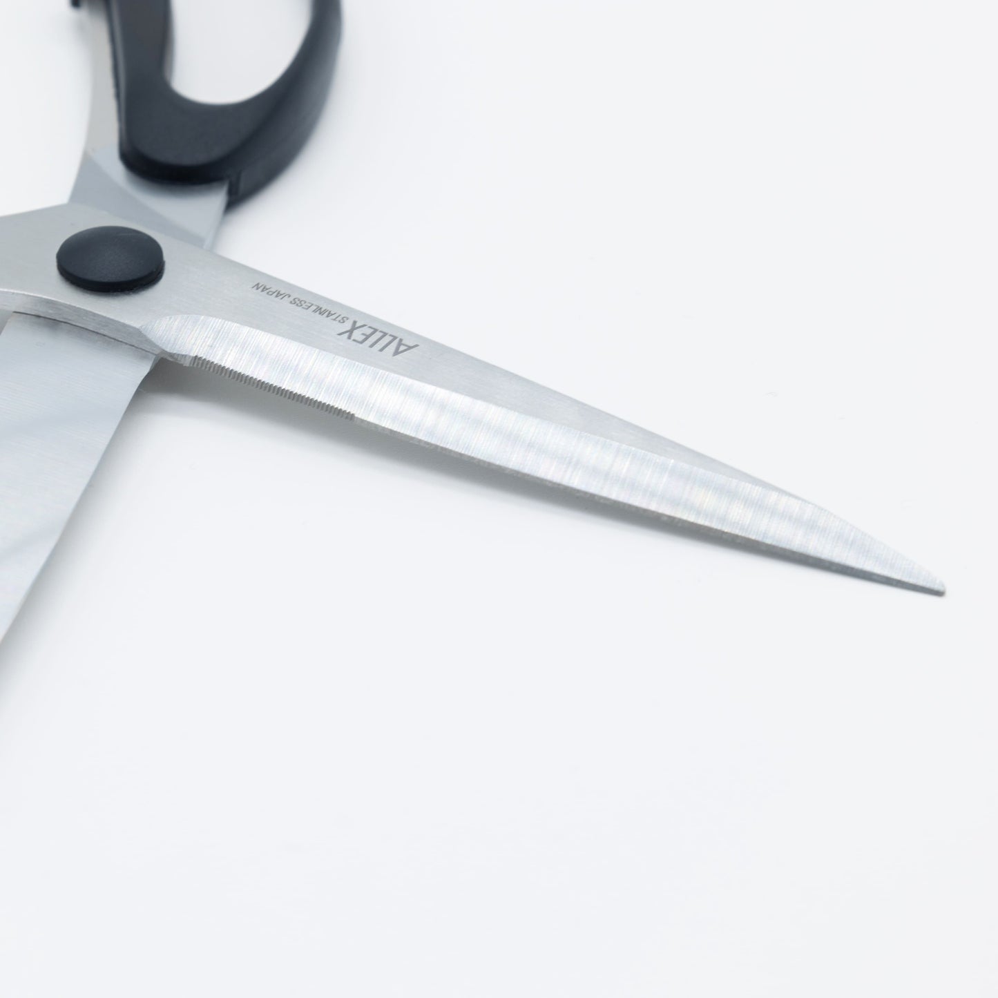 Standard 8” Dressmaker Scissors – Featuring Knife-Grade Stainless Steel for Superior Sharpness